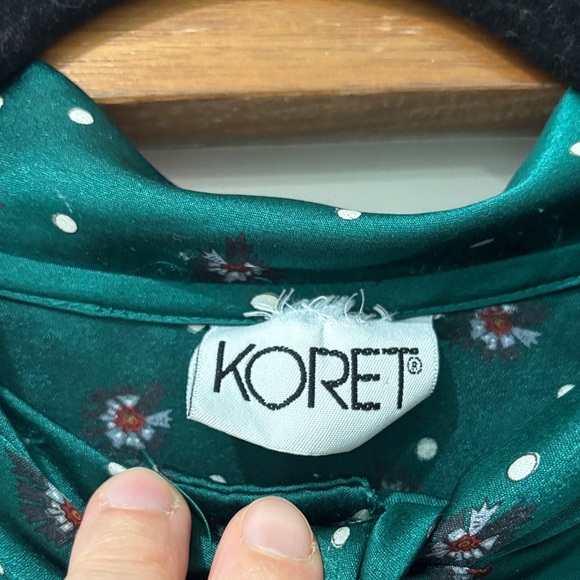 Vintage Koret Polkadot Button-down Bow Satin Blouse with Purple Shaped Accents - Picture 3 of 4